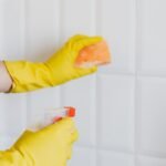 Cementsluier verwijderen met soda